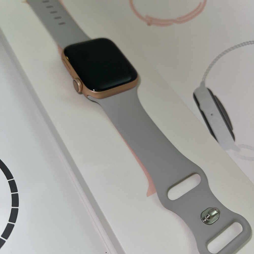 Apple Watch rose gold - Picture 2 of 4